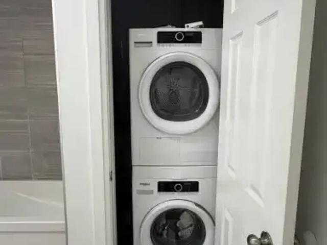 2 Bedroom House Kitchener ON LS100443831