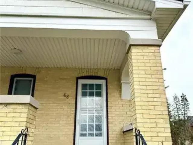 2 Bedroom House Kitchener ON 104036385