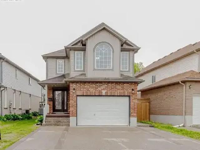 2 Bedroom House Kitchener ON 105360085