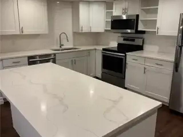 2 Bedroom House Kitchener ON 105467382