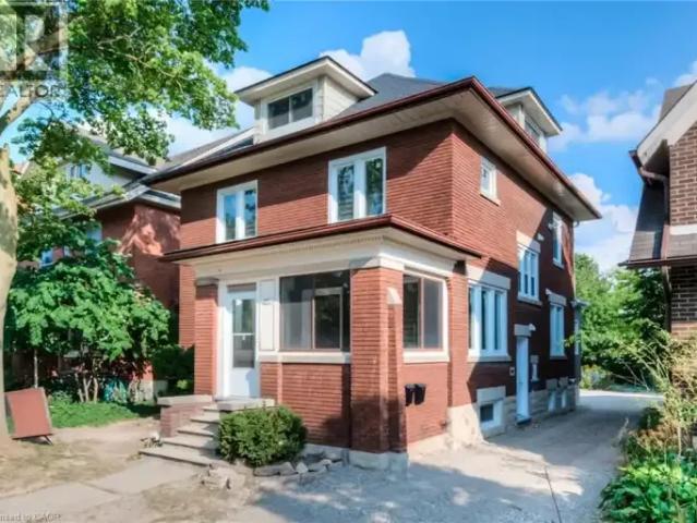 2 Bedroom House Kitchener ON 105543578
