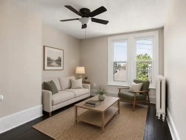 2 Bedroom House Kingston ON 104888561