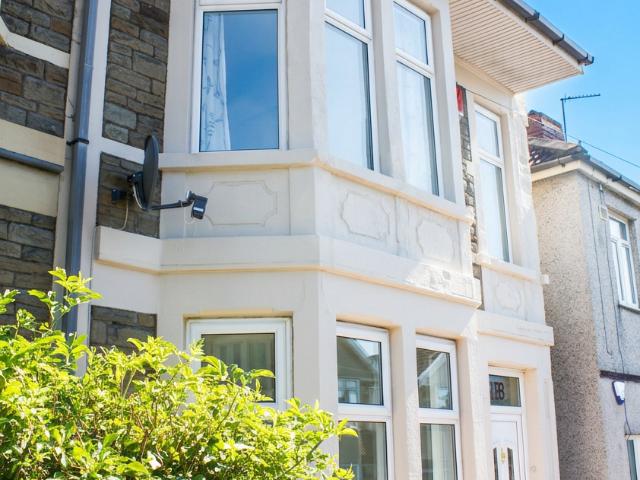 2 Bedroom House Horfield South West 104179608