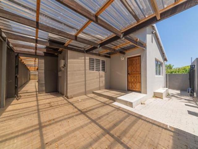 2 Bedroom House in Cloetesville