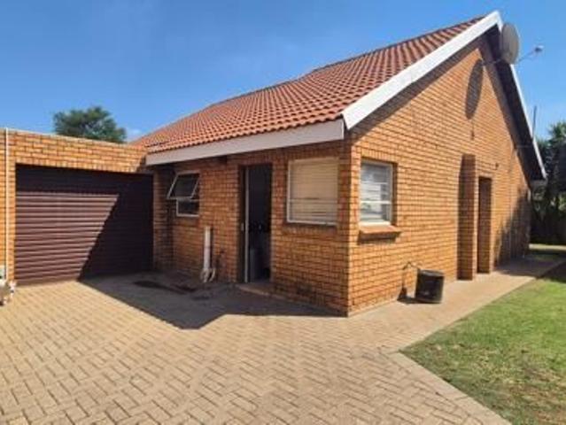 2 Bedroom House in Bonaero Park