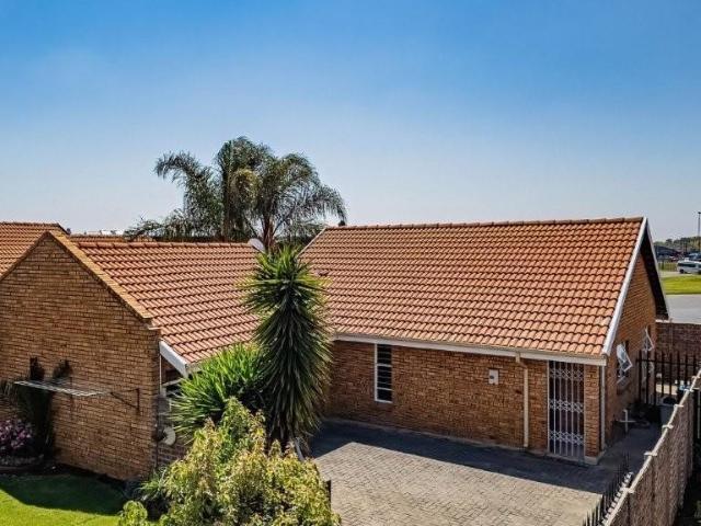 2 Bedroom House in Bonaero Park