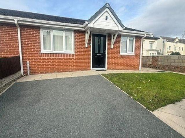 2 bedroom house in Birkenhead