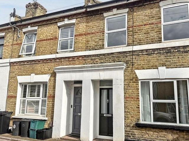 2 bedroom house in Bromley