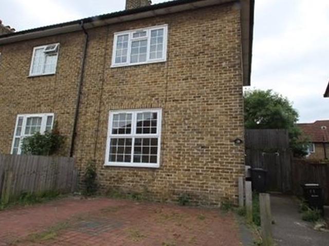 2 bedroom house in Bromley