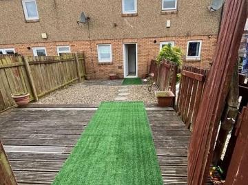 2 bedroom house in Glasgow
