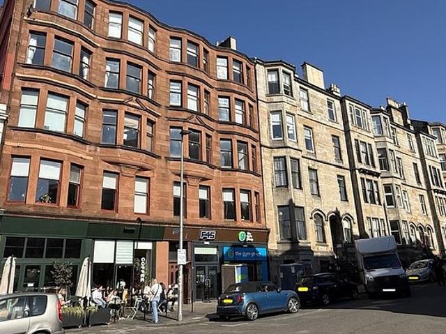 2 bedroom house in Glasgow