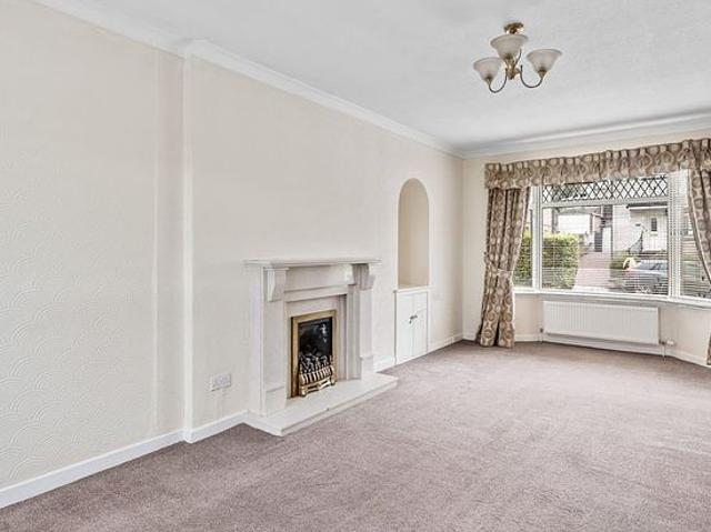 2 bedroom house in Glasgow