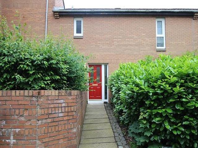 2 bedroom house in Glasgow