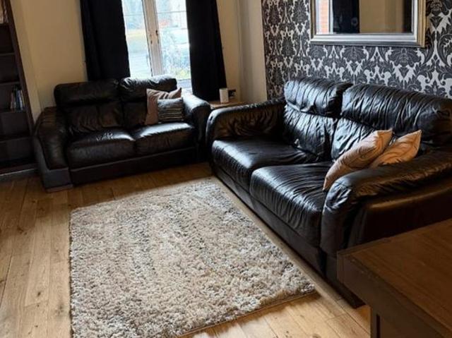 2 bedroom house in Glasgow