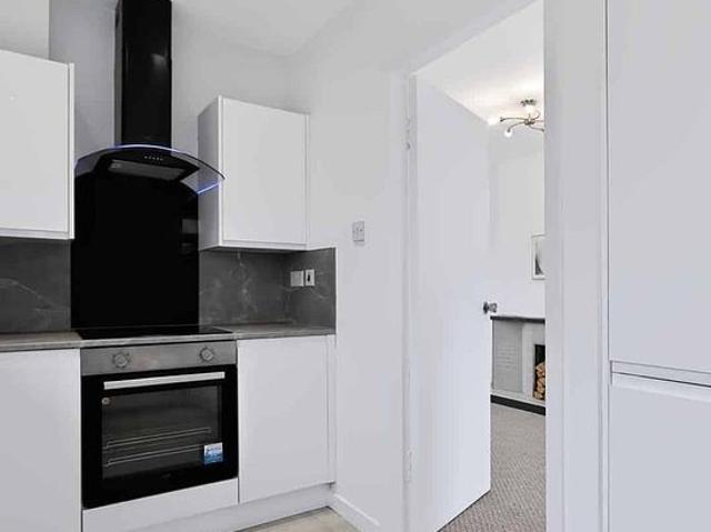 2 bedroom house in Glasgow