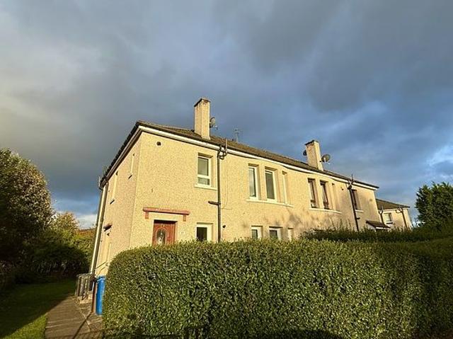 2 bedroom house in Glasgow