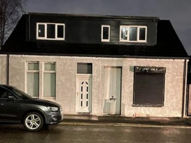 2 bedroom house in Glasgow