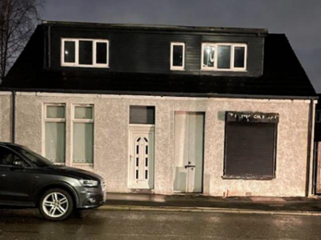2 bedroom house in Glasgow