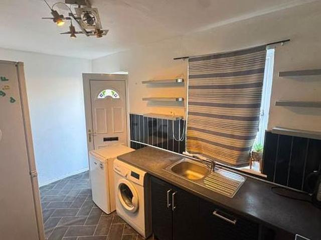 2 bedroom house in Glasgow