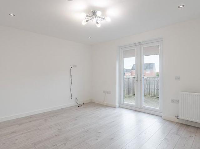 2 bedroom house in Glasgow