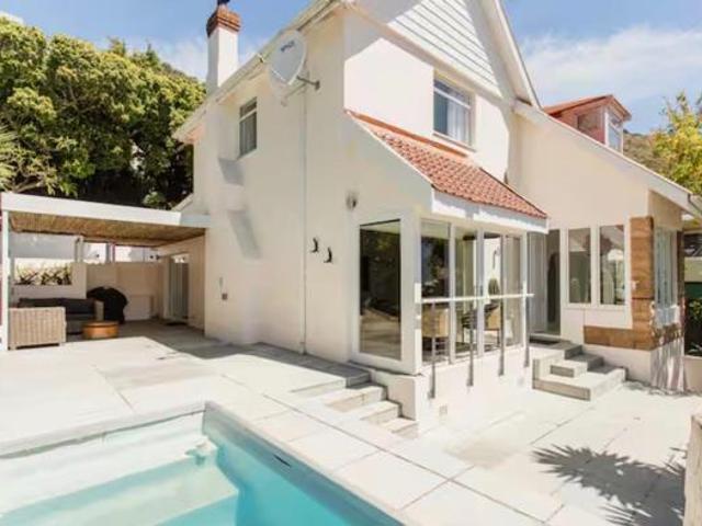 2 Bedroom House in Green Point