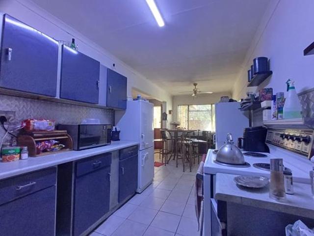 2 Bedroom House in Grimbeek Park