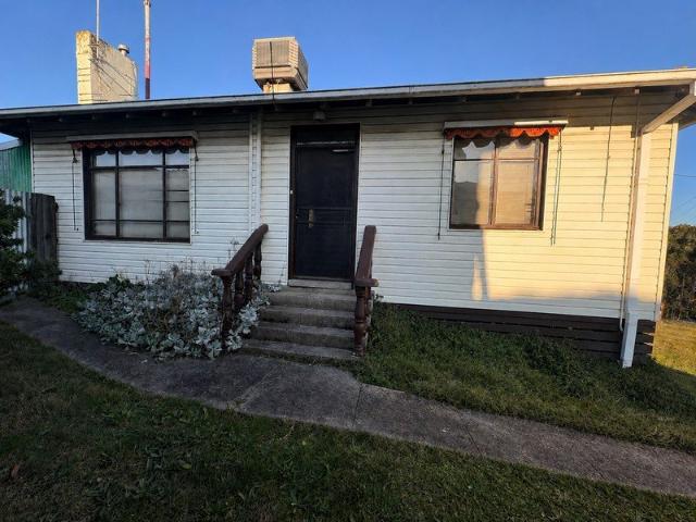 2 BEDROOM HOUSE IN DOVETON!