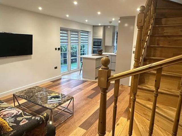2 bedroom house in Dagenham