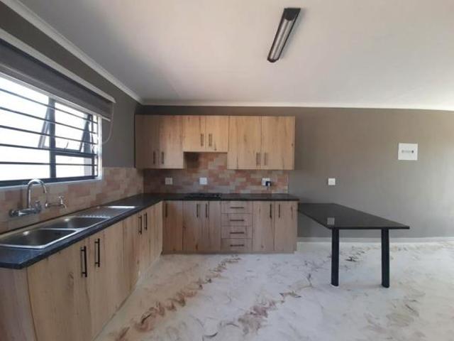 2 Bedroom House in De Deur