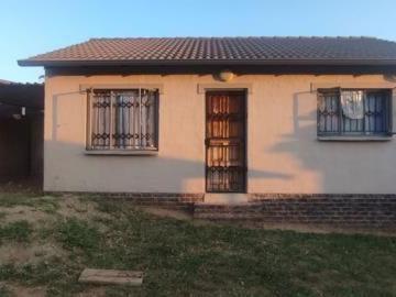 2 Bedroom House in Karino