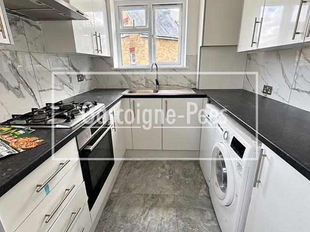 2 bedroom house in Kingston Upon Thames