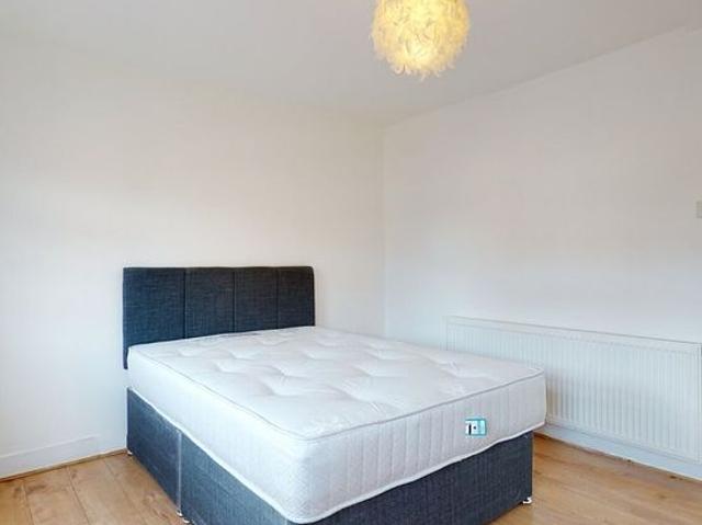 2 bedroom house in Harrow