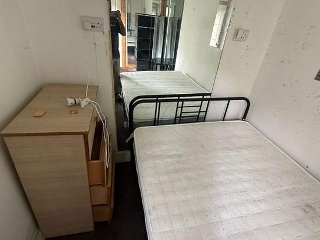 2 bedroom house in Ilford