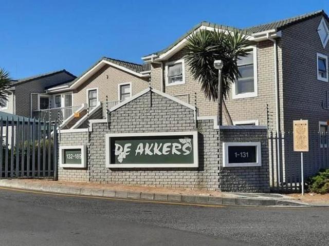 2 Bedroom House in Oakglen