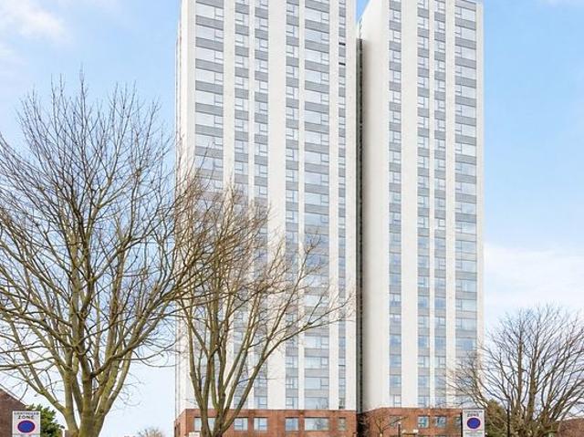 2 bedroom house in London