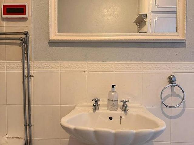 2 bedroom house in Leeds
