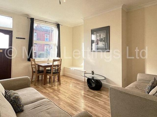 2 bedroom house in Leeds