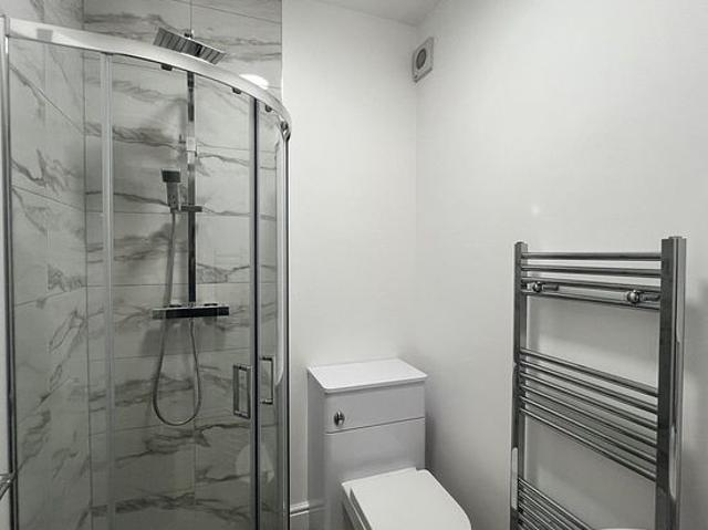 2 bedroom house in Leeds