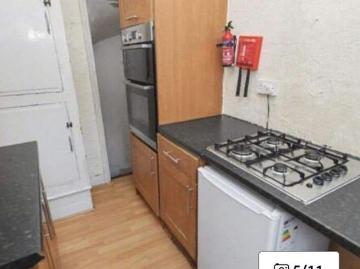 2 bedroom house in Leeds