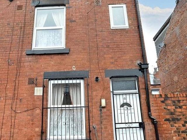 2 bedroom house in Leeds