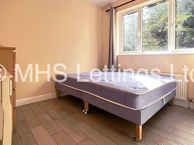 2 bedroom house in Leeds