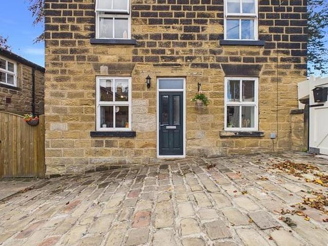 2 bedroom house in Leeds