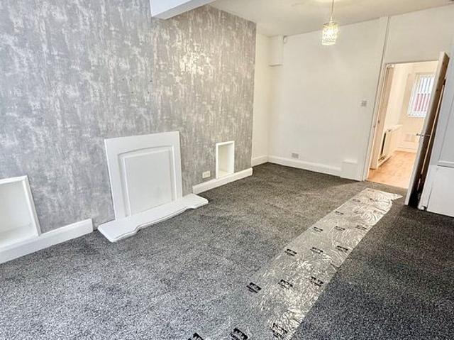 2 bedroom house in Liverpool
