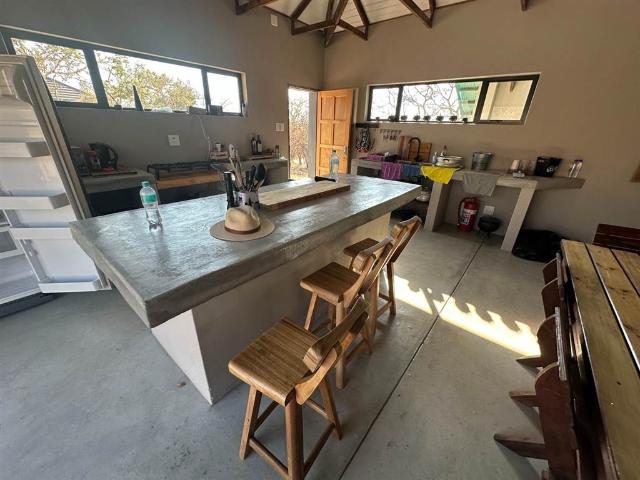 2 Bedroom House in Lissataba Private Nature Reserve