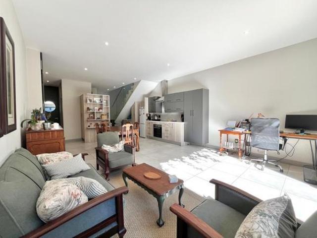 2 Bedroom House in Menlo Park
