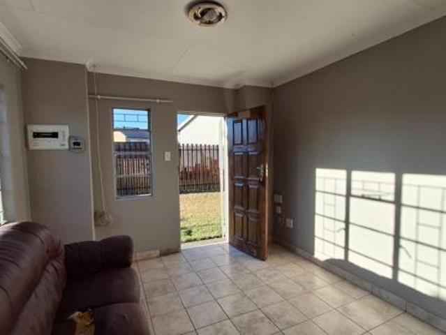 2 Bedroom House in Noordrand