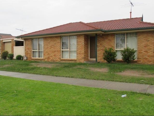 2 BEDROOM HOUSE IN NARRE WARREN!