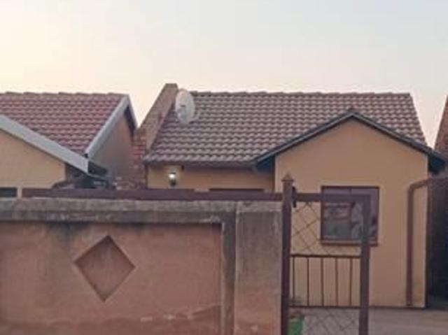 2 Bedroom House in Soshanguve Vv