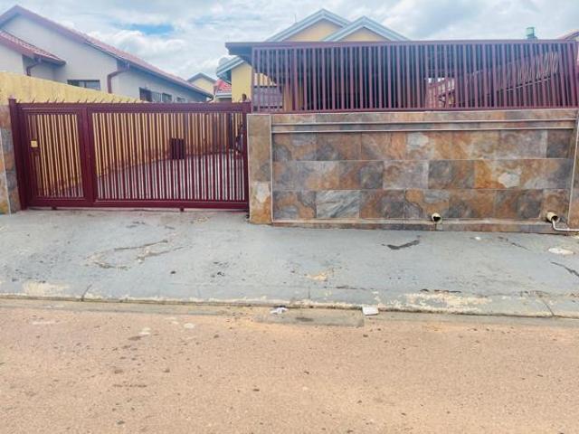 2 Bedroom House in Soshanguve East