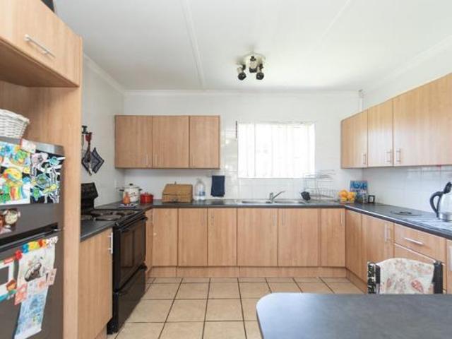 2 Bedroom House in Seaview